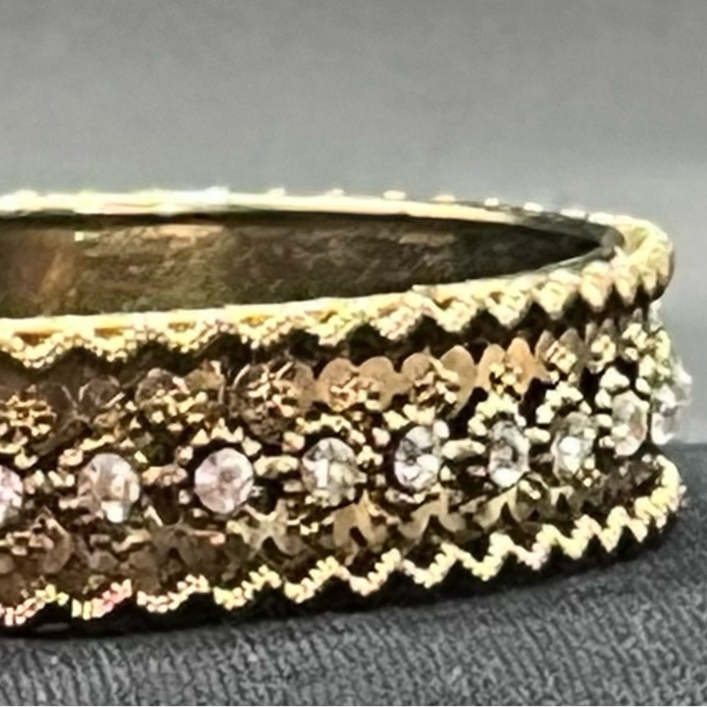 Bracelets - Picture 9 of 13